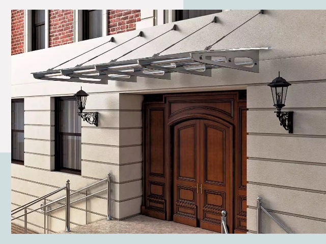 Металлические козырьки от 608 руб. в Ухте